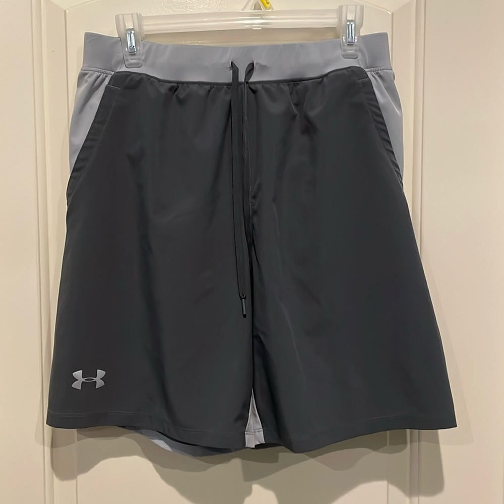 Under Armour Men’s Fitted Heatgear Workout Running Shorts, size Large, Gray